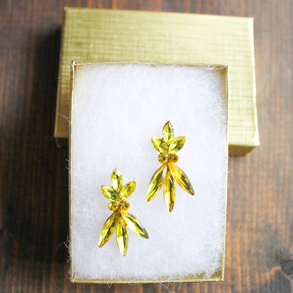 BRAND NEW Yellow & Gold Stud Earrings